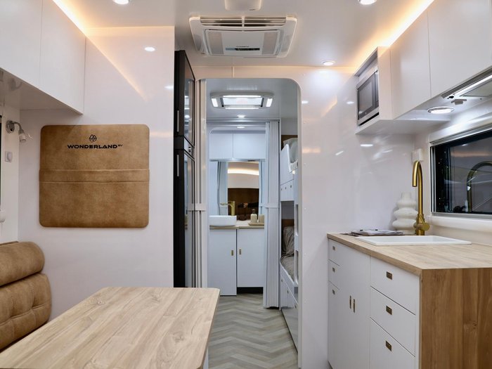 2025 Wonderland RV Amaroo 21Ft Quad Bunk