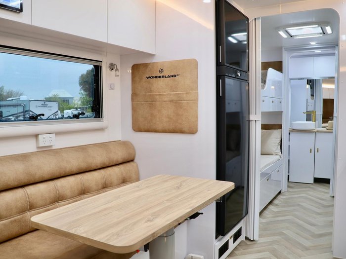 2025 Wonderland RV Amaroo 21Ft Quad Bunk