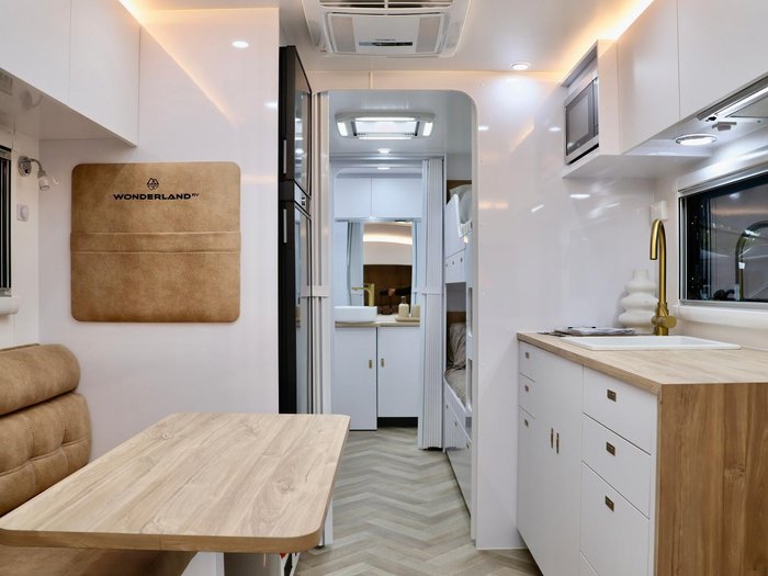 2025 Wonderland RV Amaroo 21Ft Quad Bunk