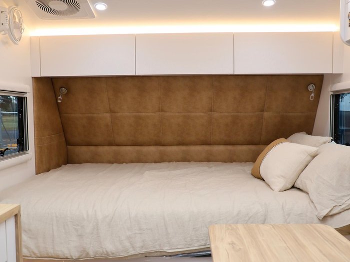 2025 Wonderland RV Amaroo 21Ft Quad Bunk