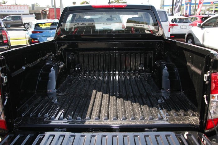 2025 Nissan Navara SL D23 MY25 4X4 Dual Range Black Star