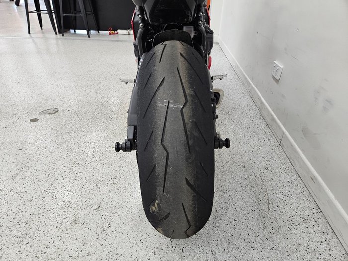 2024 Honda CBR650R Red