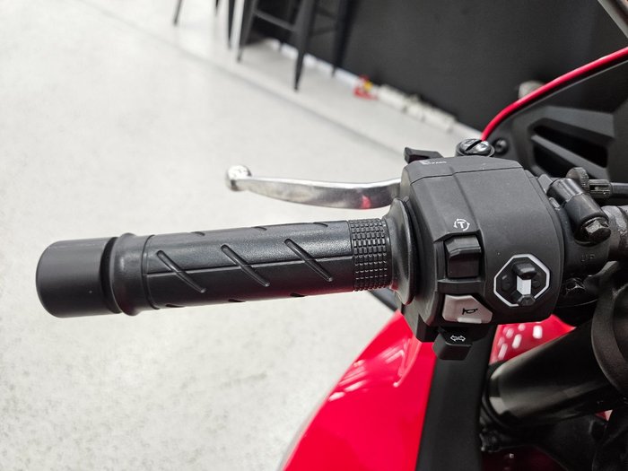 2024 Honda CBR650R Red