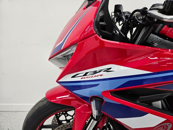 2024 Honda CBR650R Red