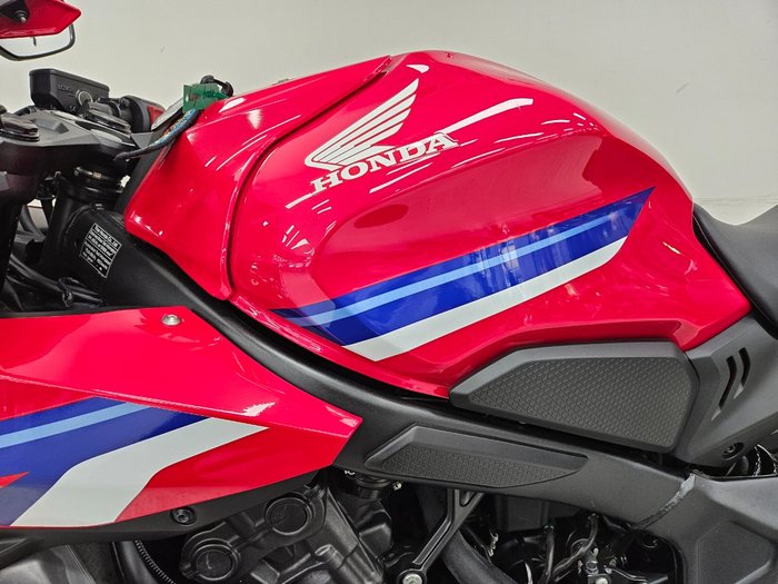 2024 Honda CBR650R Red