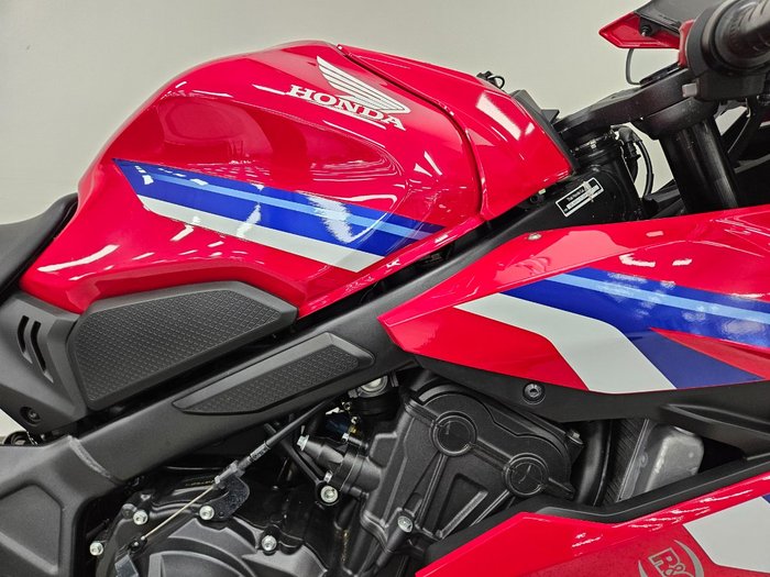 2024 Honda CBR650R Red