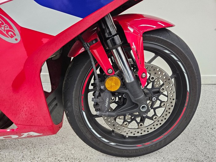 2024 Honda CBR650R Red