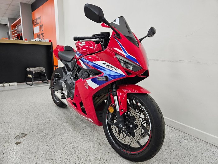 2024 Honda CBR650R Red
