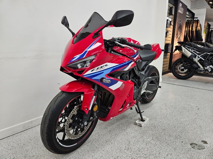 2024 Honda CBR650R Red