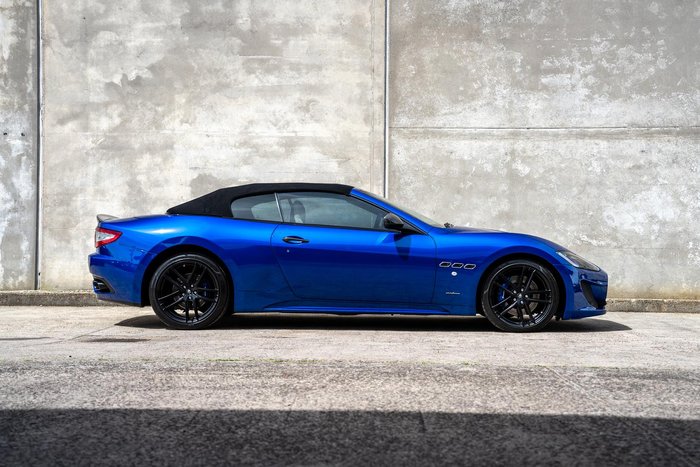 2016 Maserati GranCabrio Sport