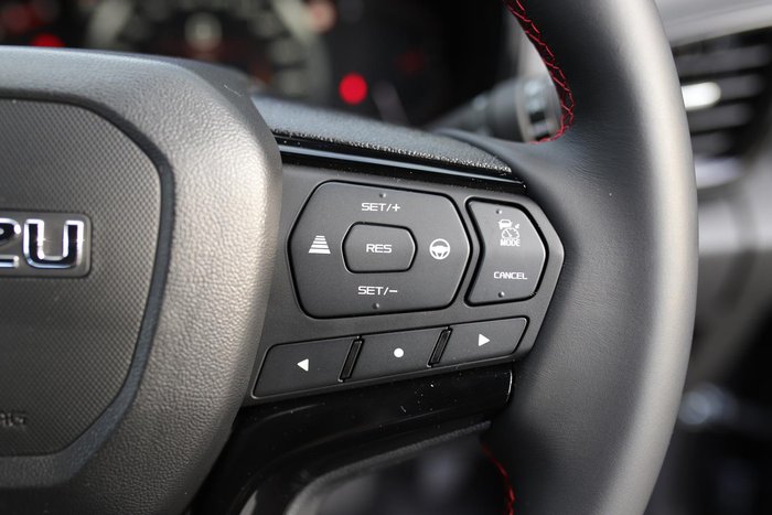 2025 Isuzu D-MAX X-TERRAIN