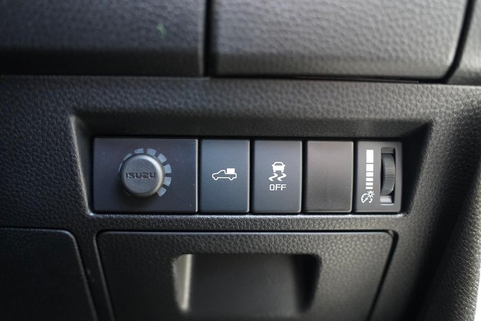 2025 Isuzu D-MAX X-TERRAIN