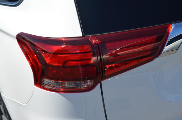 2016 Mitsubishi Outlander LS