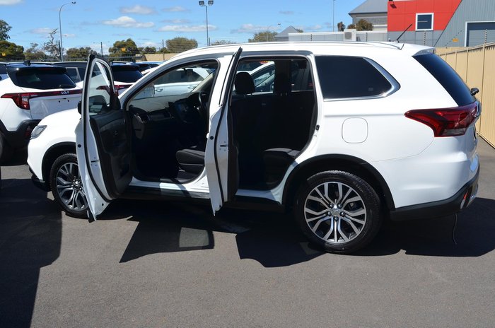 2016 Mitsubishi Outlander LS