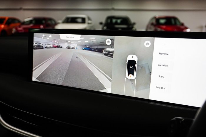 2025 MG IM5 Platinum