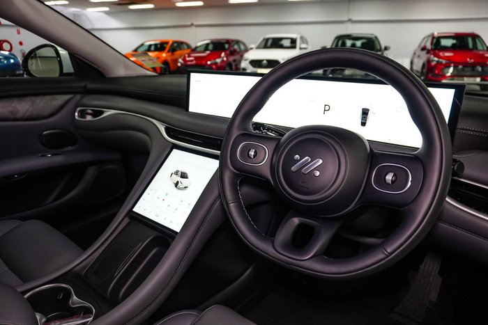 2025 MG IM5 Platinum