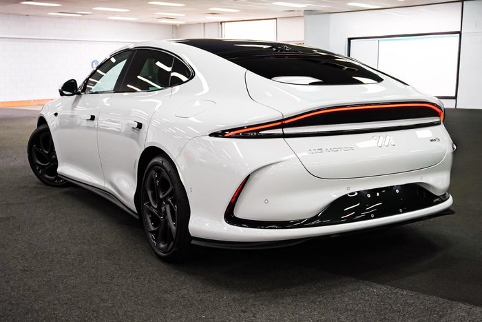 2025 MG IM5 Platinum