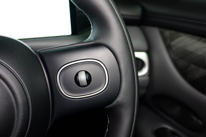 2025 MG IM5 Platinum