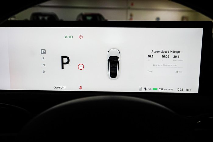 2025 MG IM5 Platinum