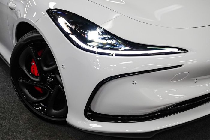 2025 MG IM5 Platinum