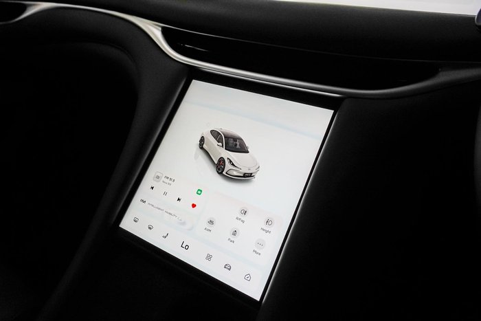 2025 MG IM5 Platinum