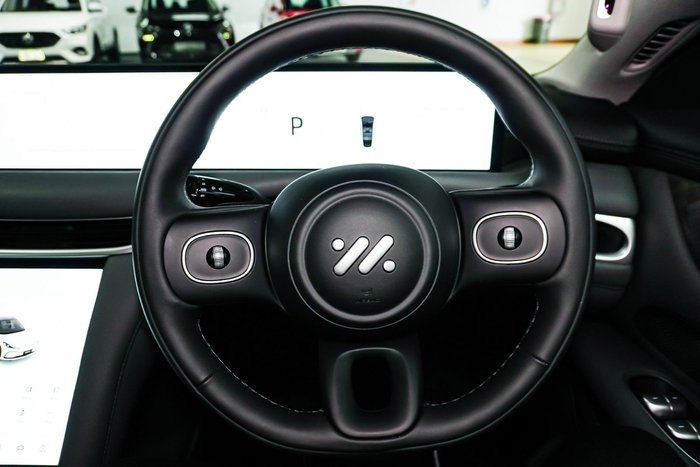 2025 MG IM5 Platinum