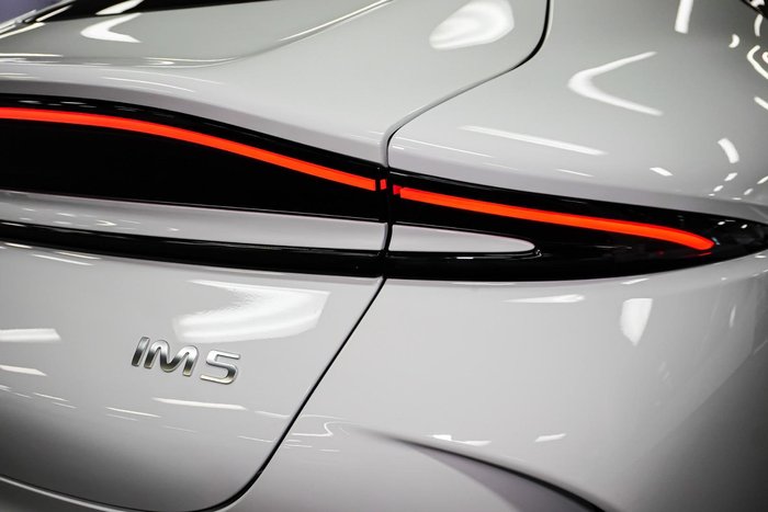 2025 MG IM5 Platinum