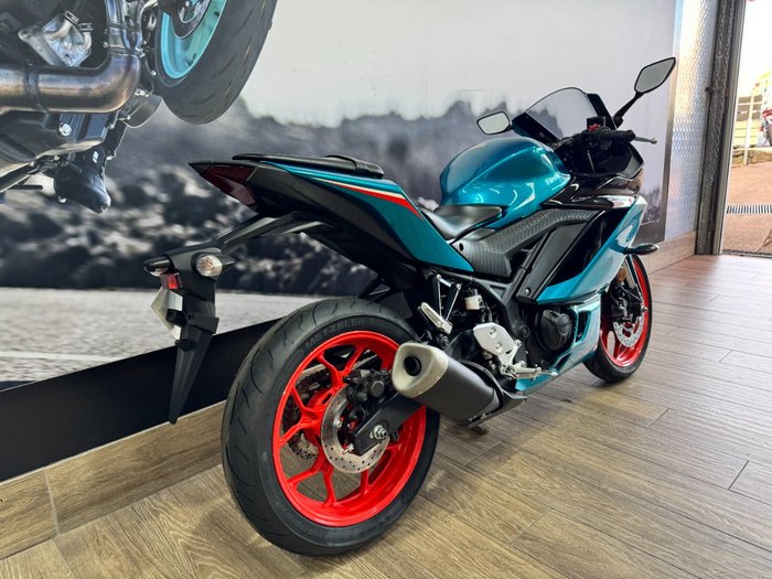 2021 Yamaha YZF-R3 BLUE