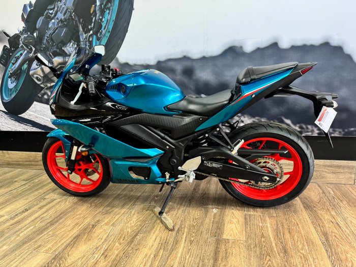 2021 Yamaha YZF-R3 BLUE