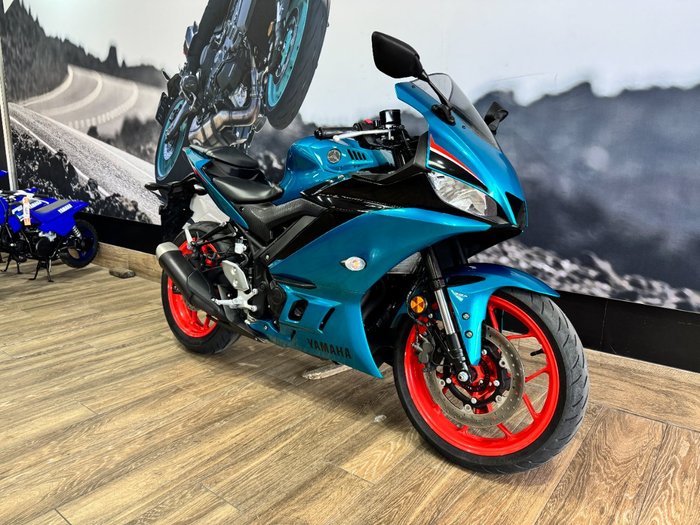 2021 Yamaha YZF-R3 BLUE
