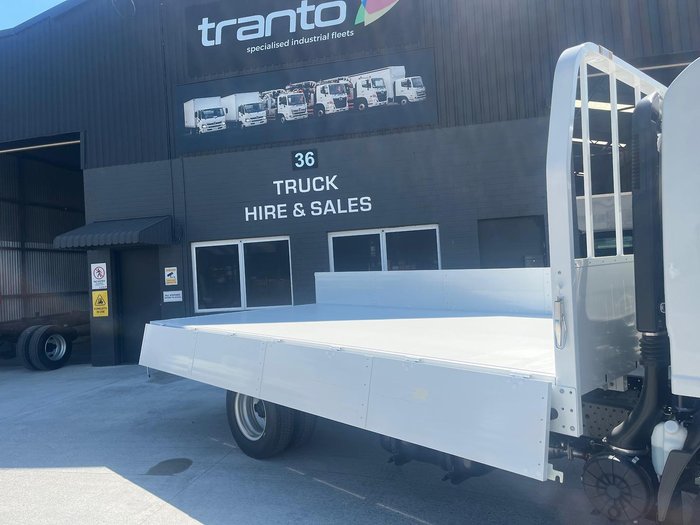 2025 Isuzu N Series NNR 45-150 White