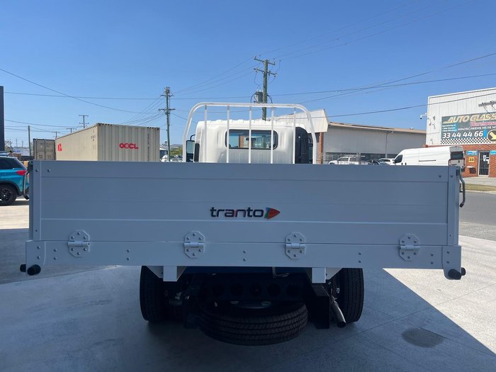 2025 Isuzu N Series NNR 45-150 White