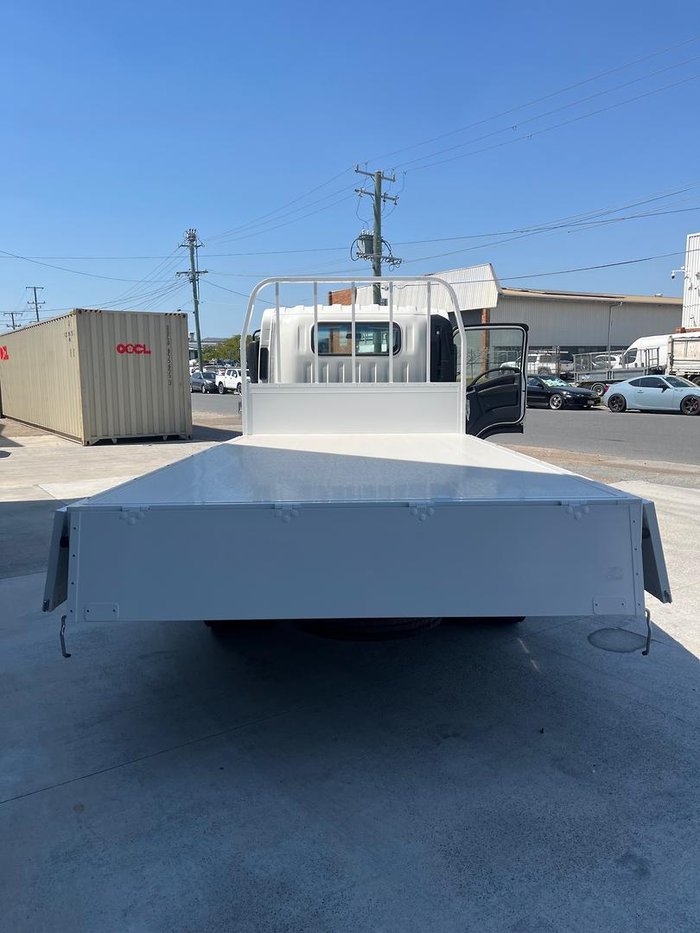 2025 Isuzu N Series NNR 45-150 White