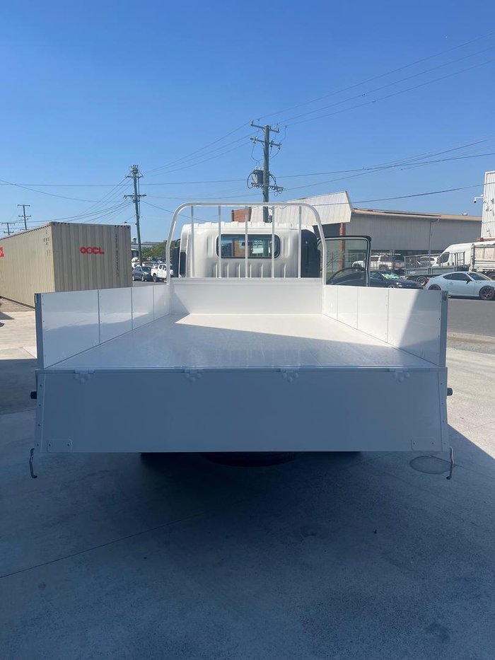 2025 Isuzu N Series NNR 45-150 White