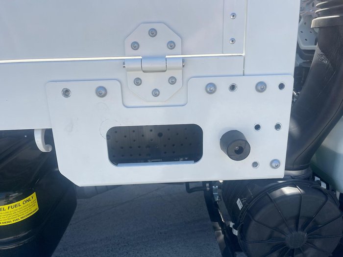 2025 Isuzu N Series NNR 45-150 White