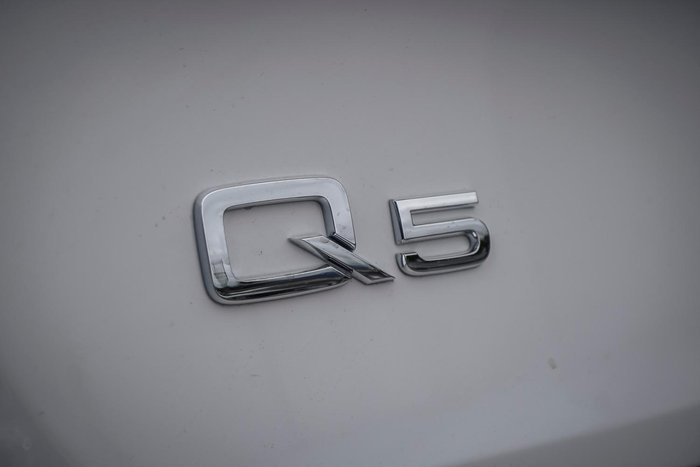 2025 Audi Q5 55 TFSI e S line