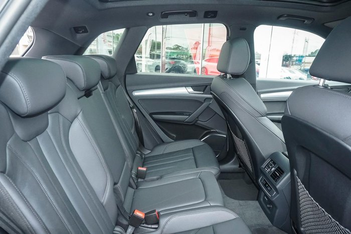 2025 Audi Q5 55 TFSI e S line