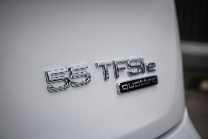 2025 Audi Q5 55 TFSI e S line
