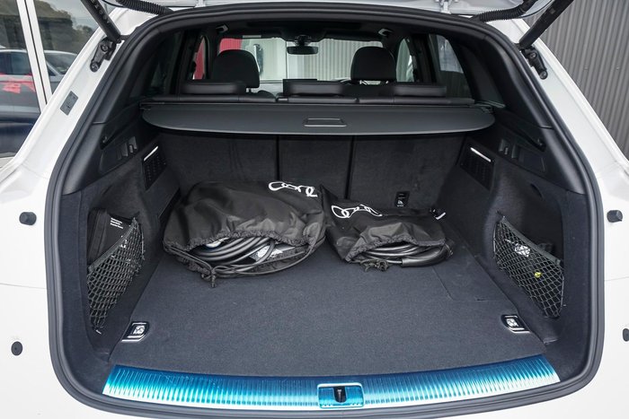 2025 Audi Q5 55 TFSI e S line