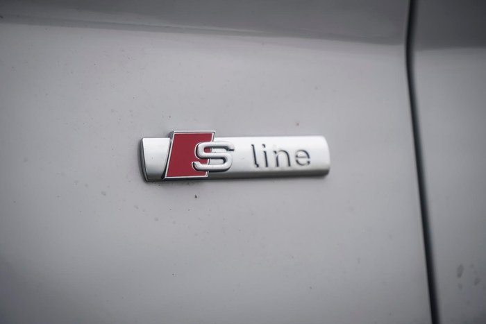 2025 Audi Q5 55 TFSI e S line