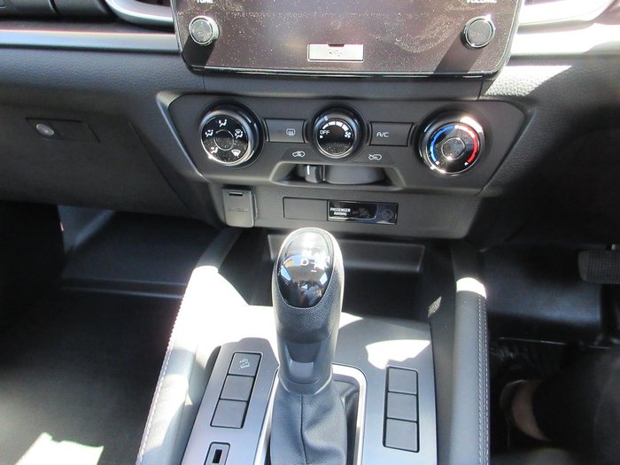 2025 Mazda BT-50 XS