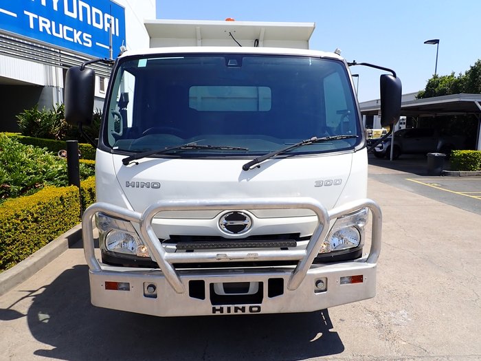 2020 HINO 300 716