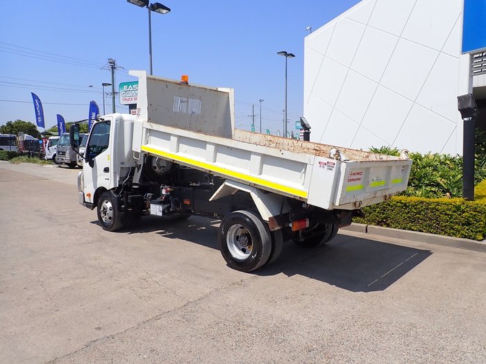 2020 HINO 300 716