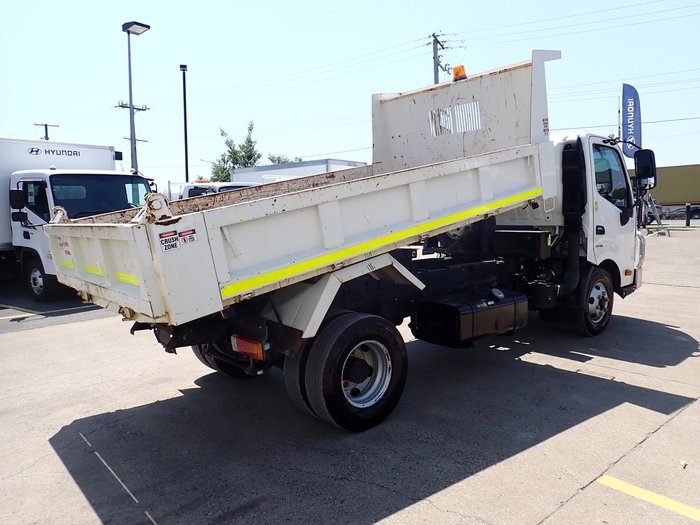 2020 HINO 300 716