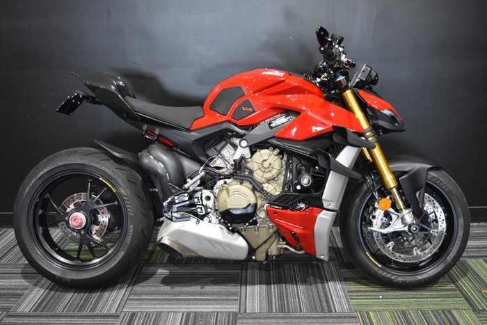 2011 Ducati STREETFIGHTER S Red