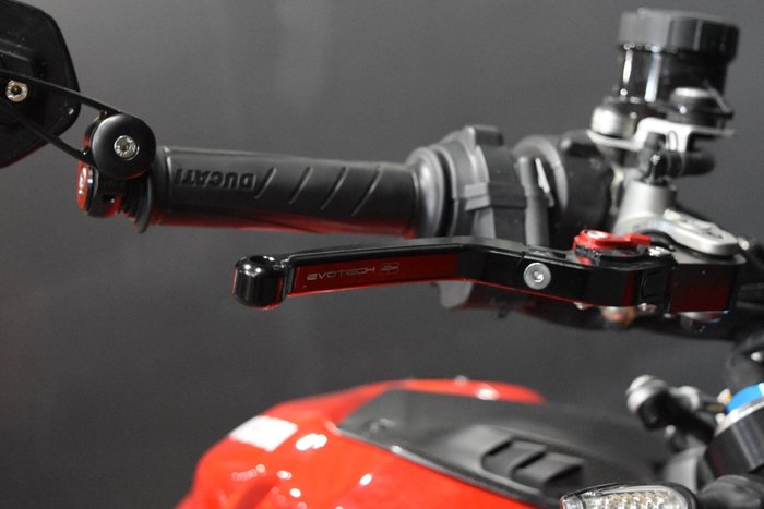 2011 Ducati STREETFIGHTER S Red