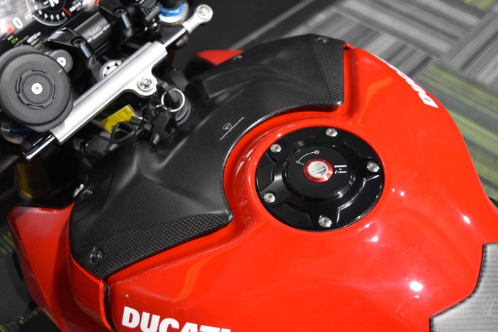 2011 Ducati STREETFIGHTER S Red
