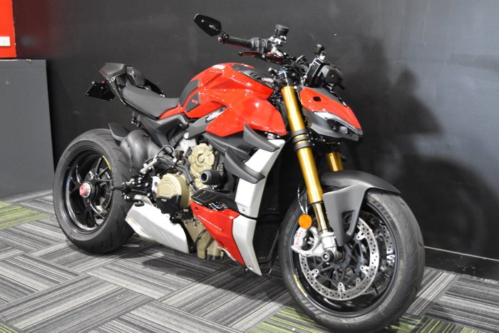2011 Ducati STREETFIGHTER S Red