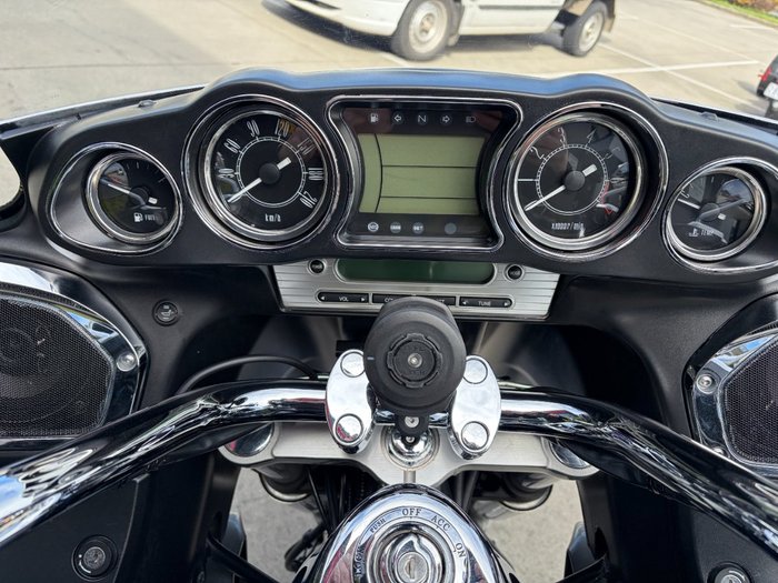 2010 Kawasaki VULCAN 1700 VOYAGER (ABS) Silver