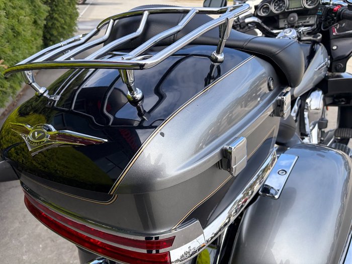 2010 Kawasaki VULCAN 1700 VOYAGER (ABS) Silver